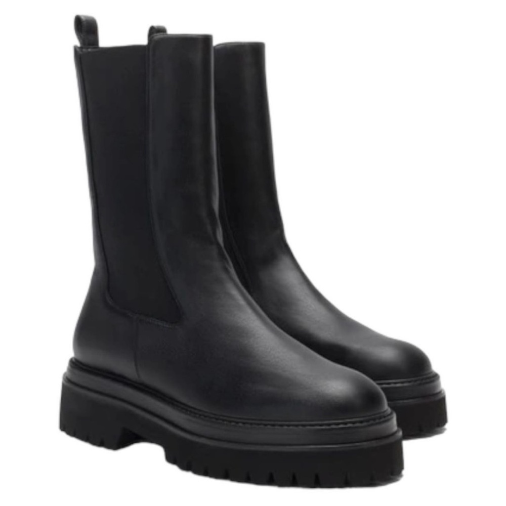 New In Box Good American Chelsea Pull On Lug Boots - Picture 2 of 6